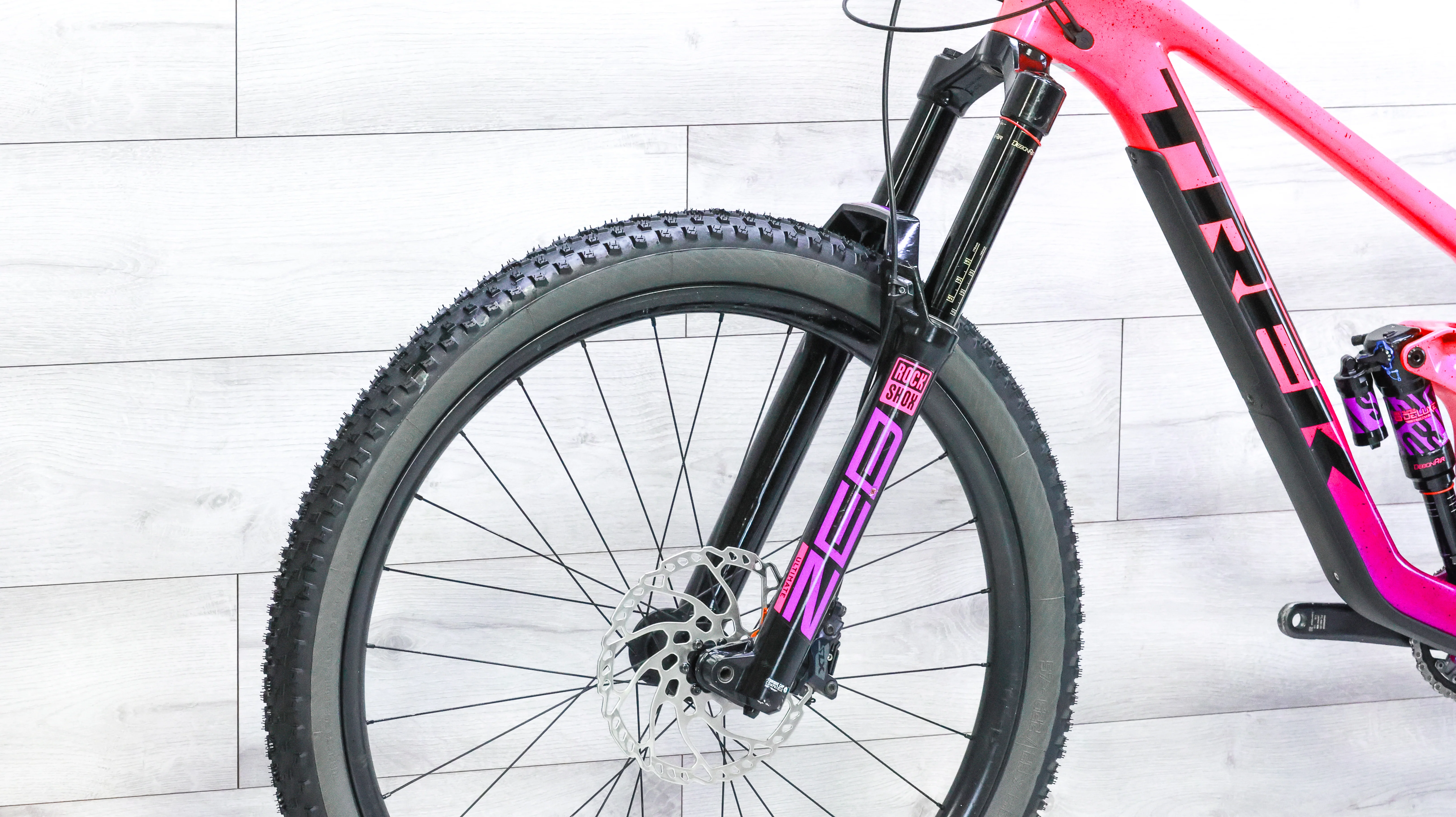 Trek Slash 9.8 XT Project One Mountain Bike - 2023, Medium - Image 9