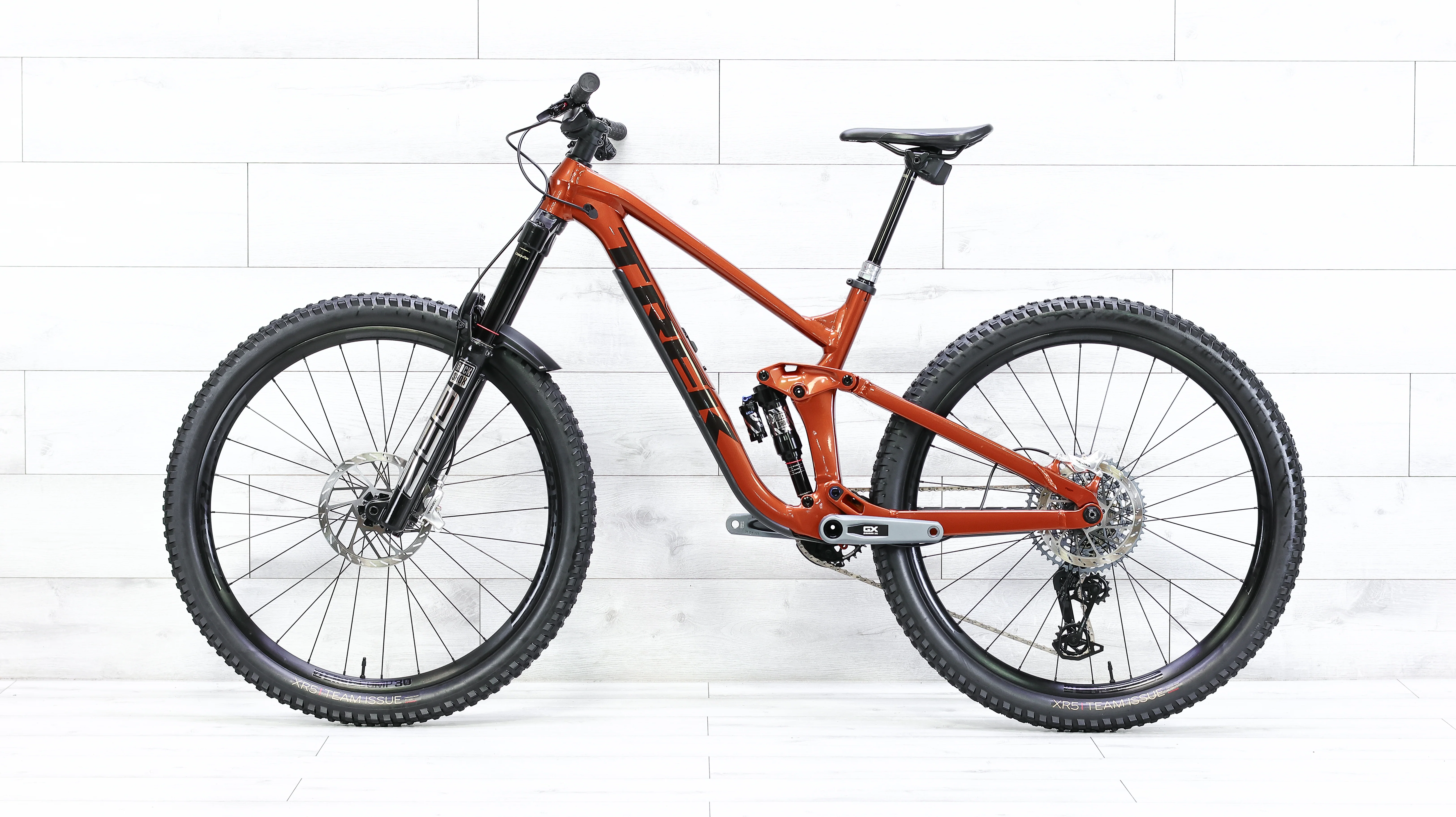 Trek Slash GX AXS T-Type Gen 5 Mountain Bike - 2023, Medium - Image 2