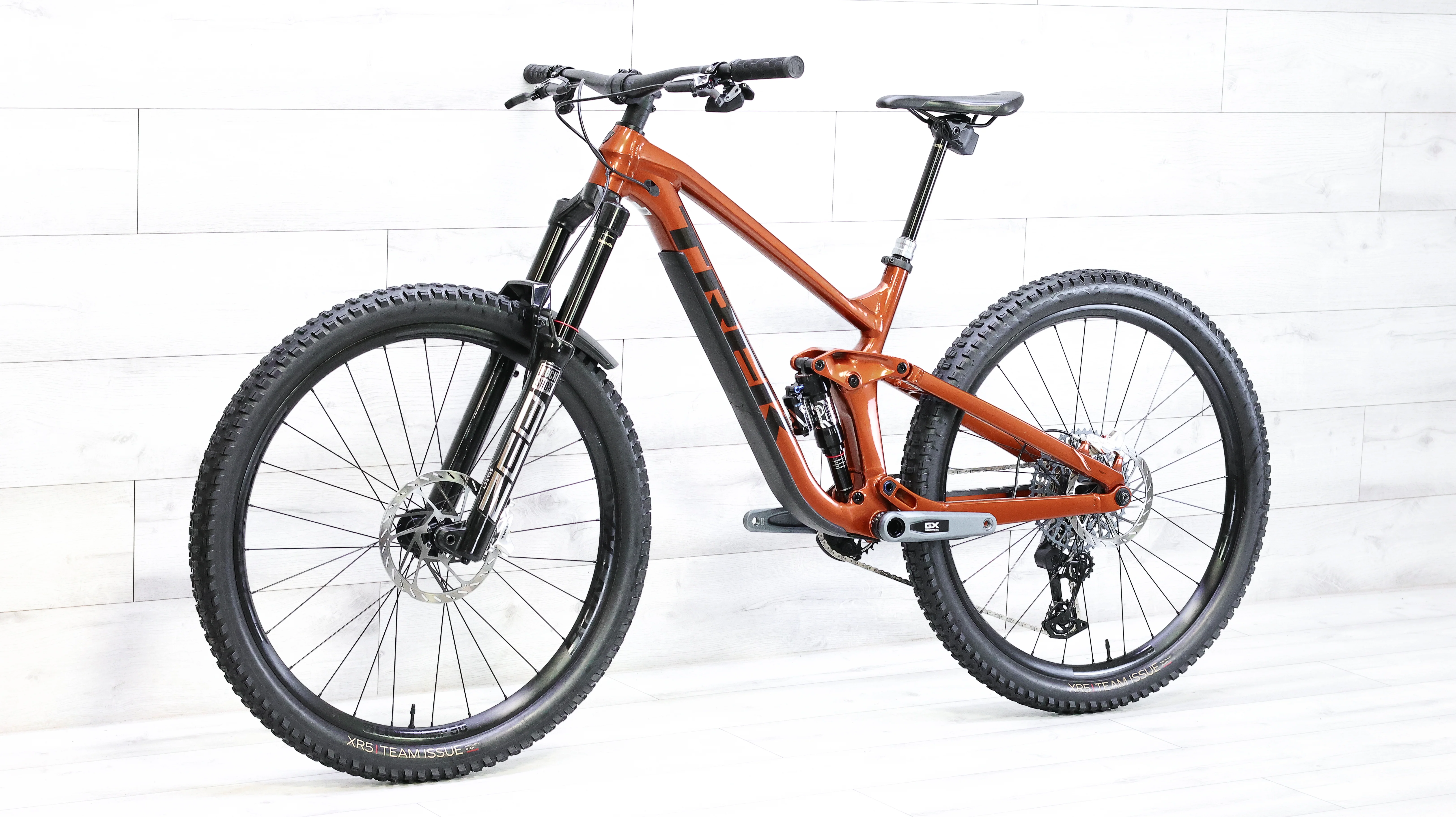 Trek Slash GX AXS T-Type Gen 5 Mountain Bike - 2023, Medium - Image 4