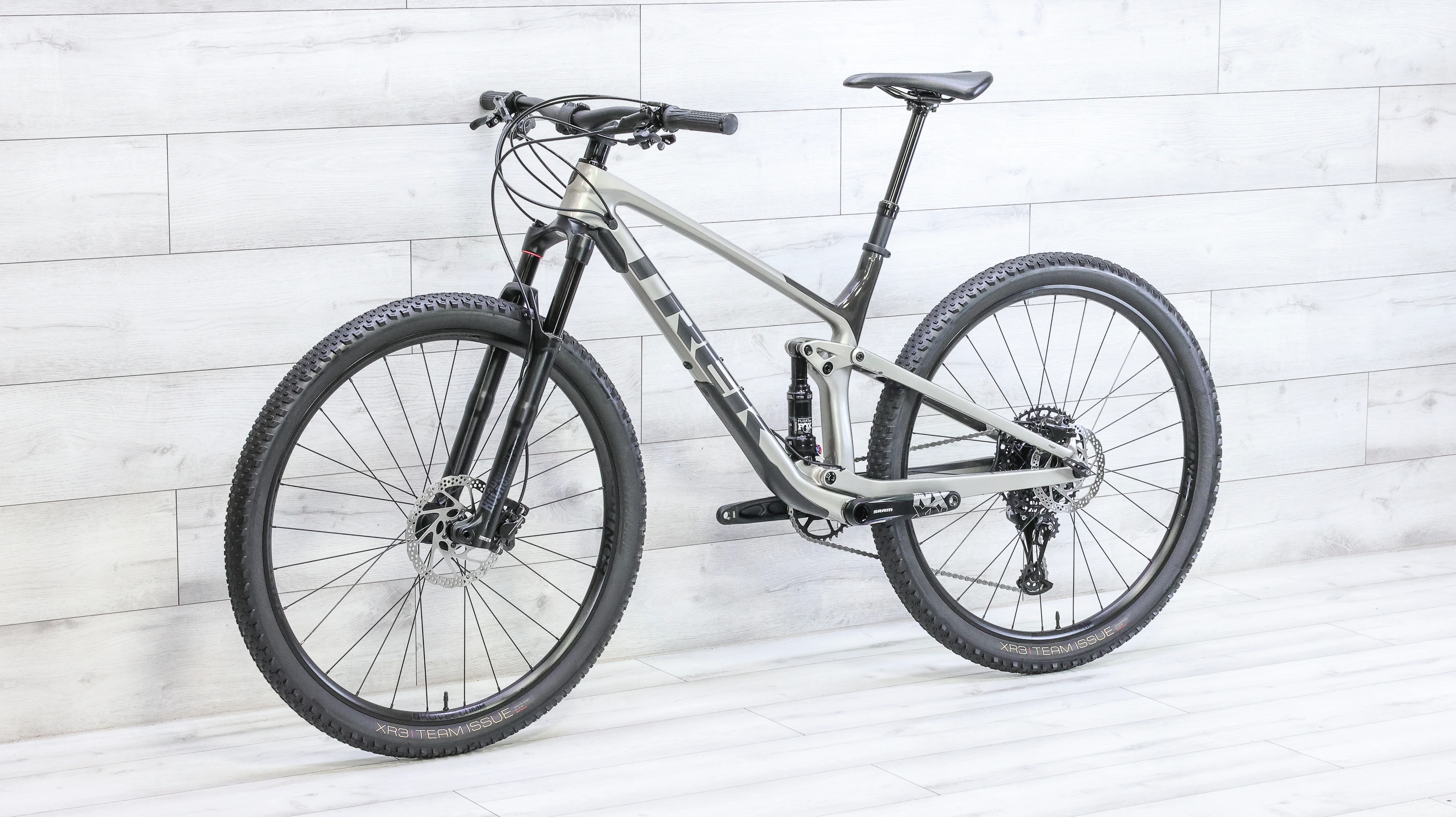 Trek Top Fuel 9.7 Mountain Bike - 2021, Med/Large - Image 4