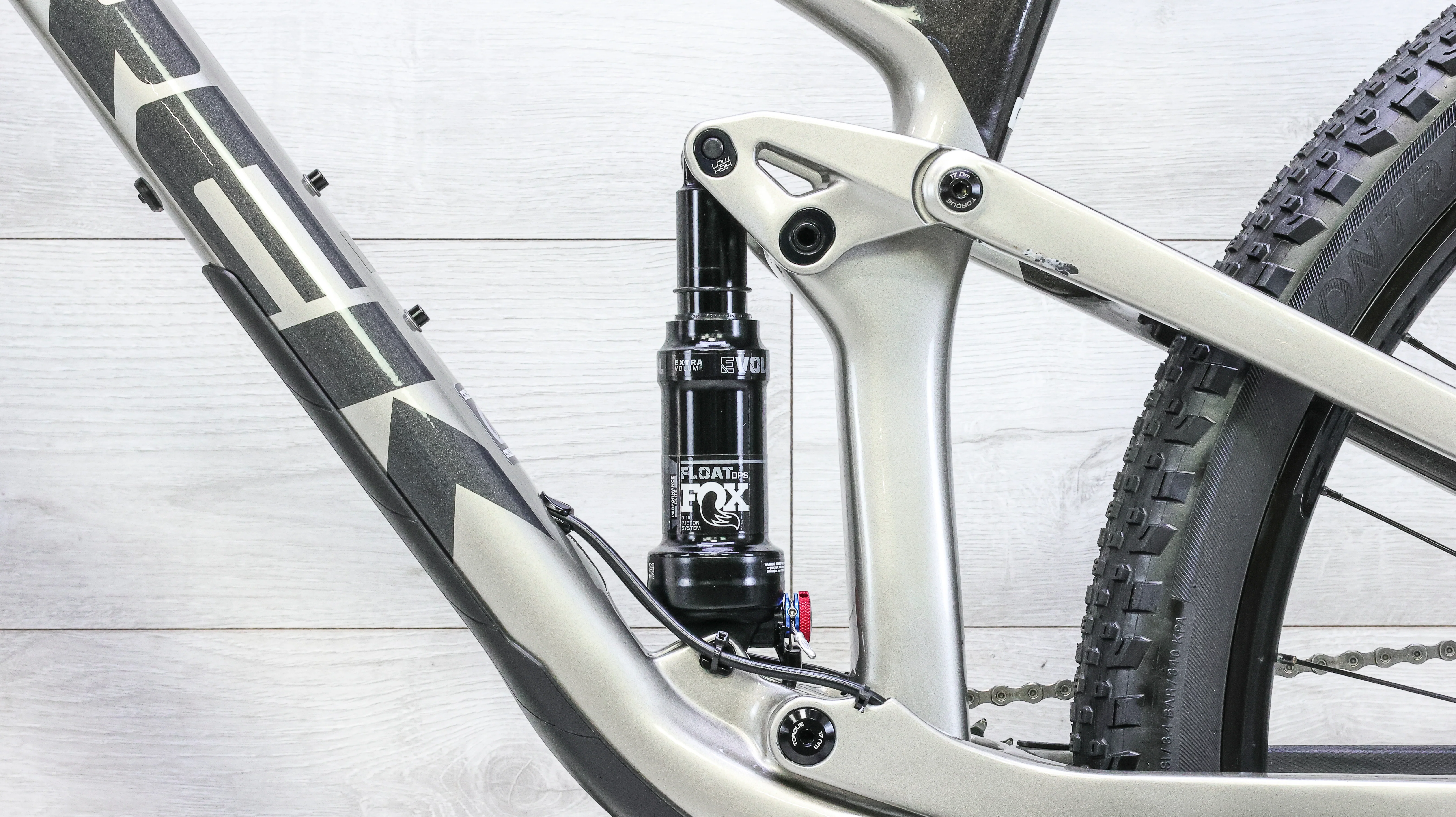 Trek Top Fuel 9.7 Mountain Bike - 2021, Med/Large - Image 9