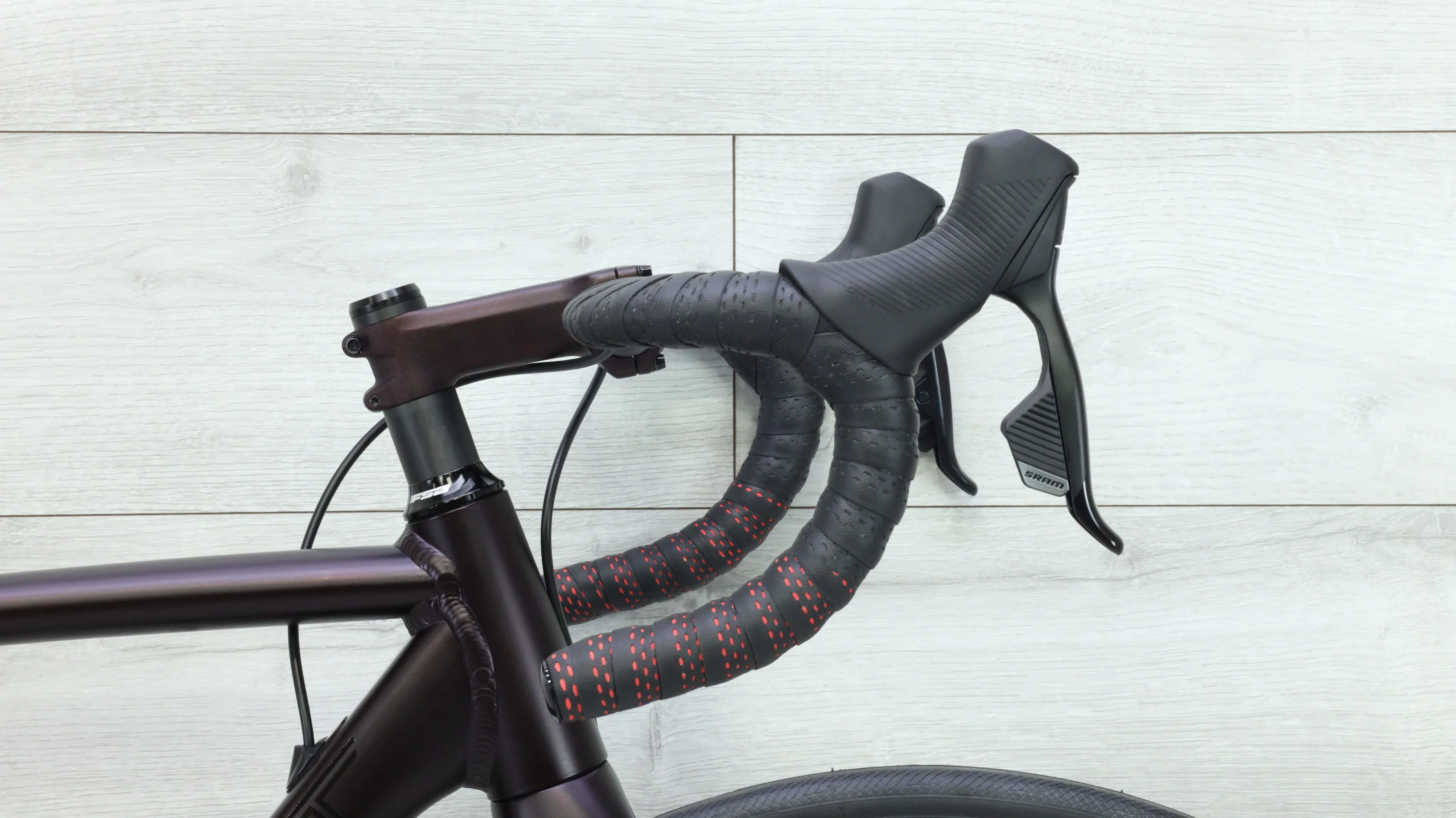 VAAST R/1 Rival eTap AXS 700c Road Bike - Image 9