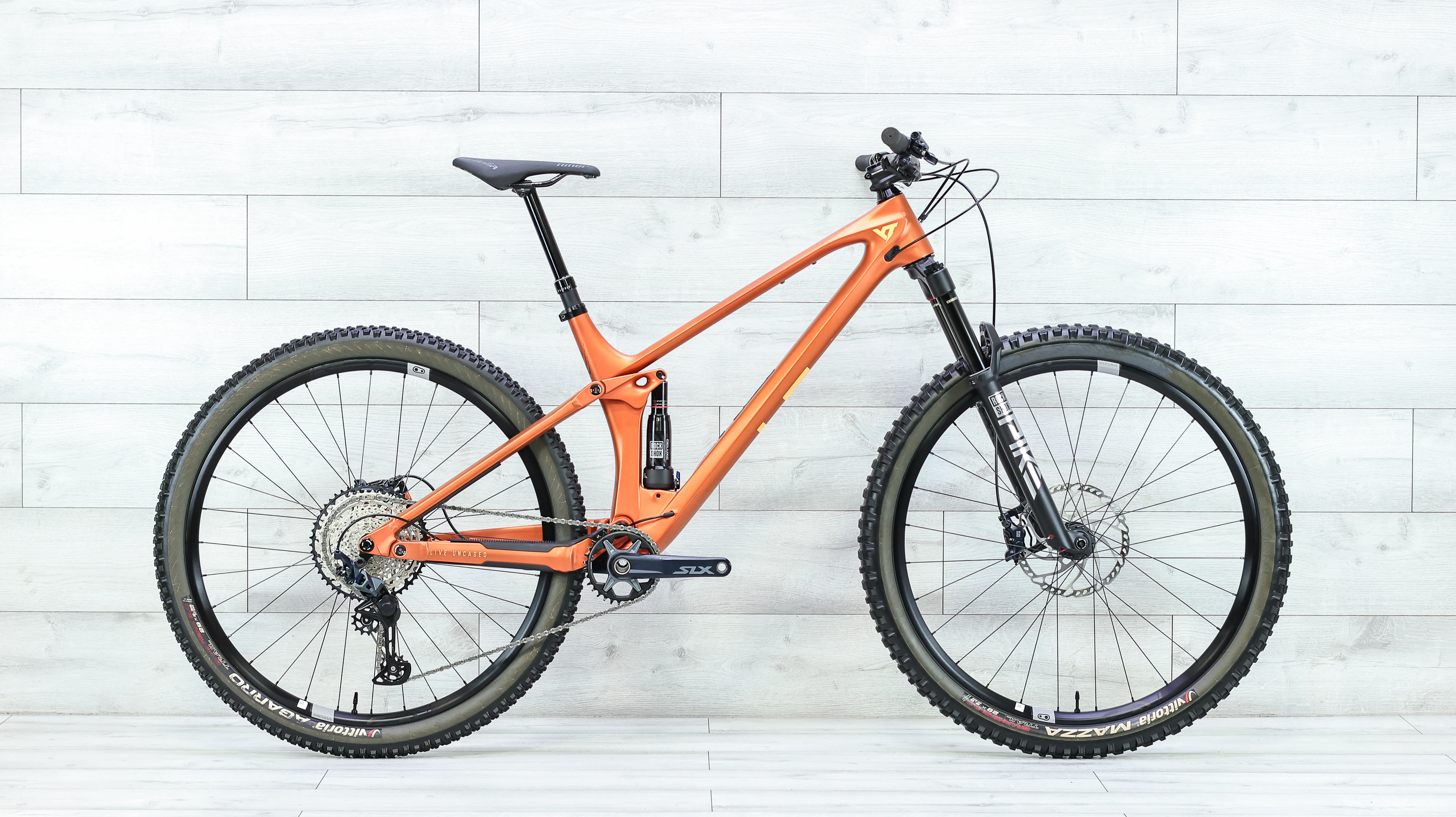 YT Izzo 29 CORE 2 CF Mountain Bike - 2025, Large