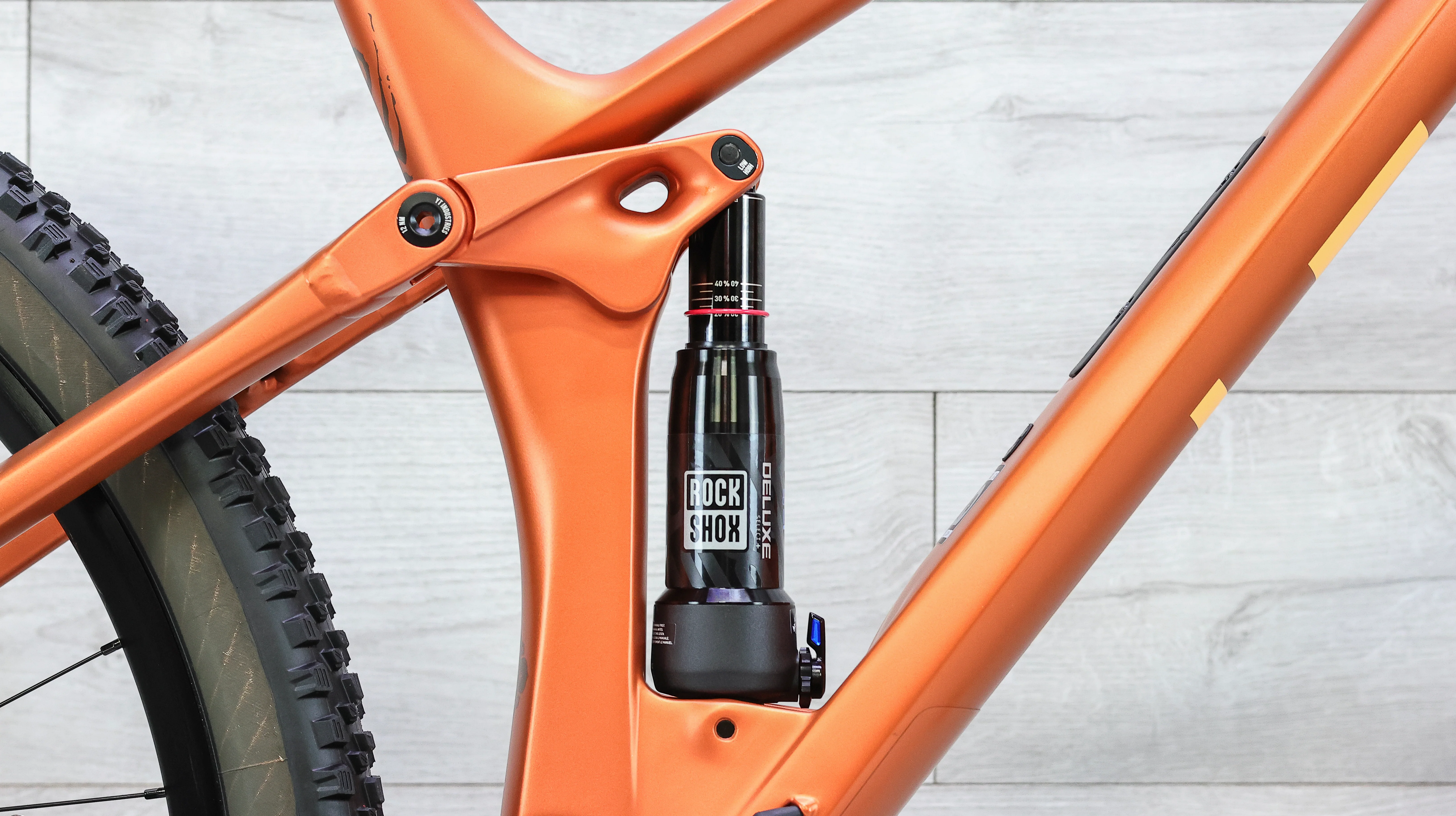 YT Izzo 29 CORE 2 CF Mountain Bike - 2025, Large - Image 10