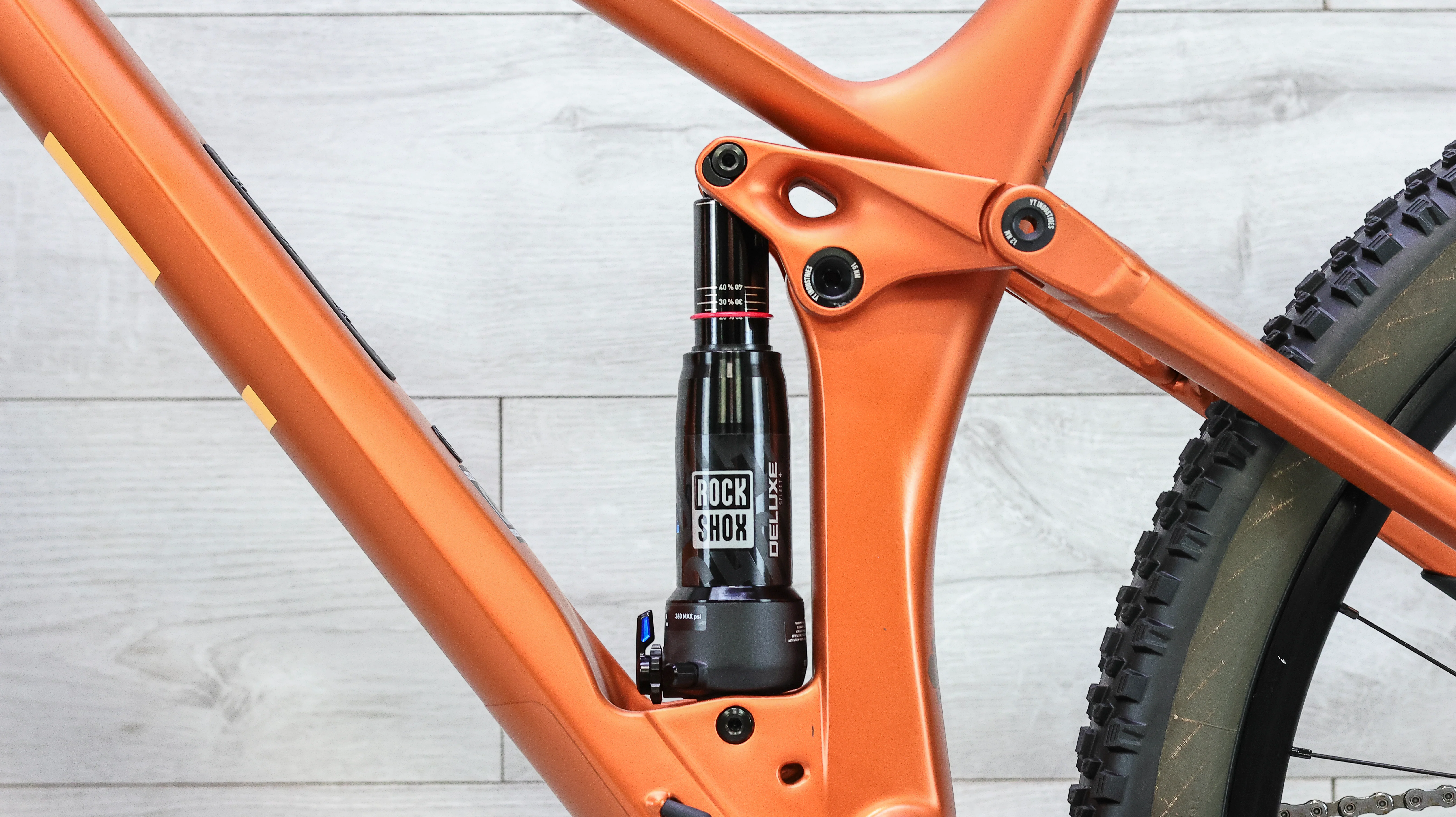 YT Izzo 29 CORE 2 CF Mountain Bike - 2025, Large - Image 11