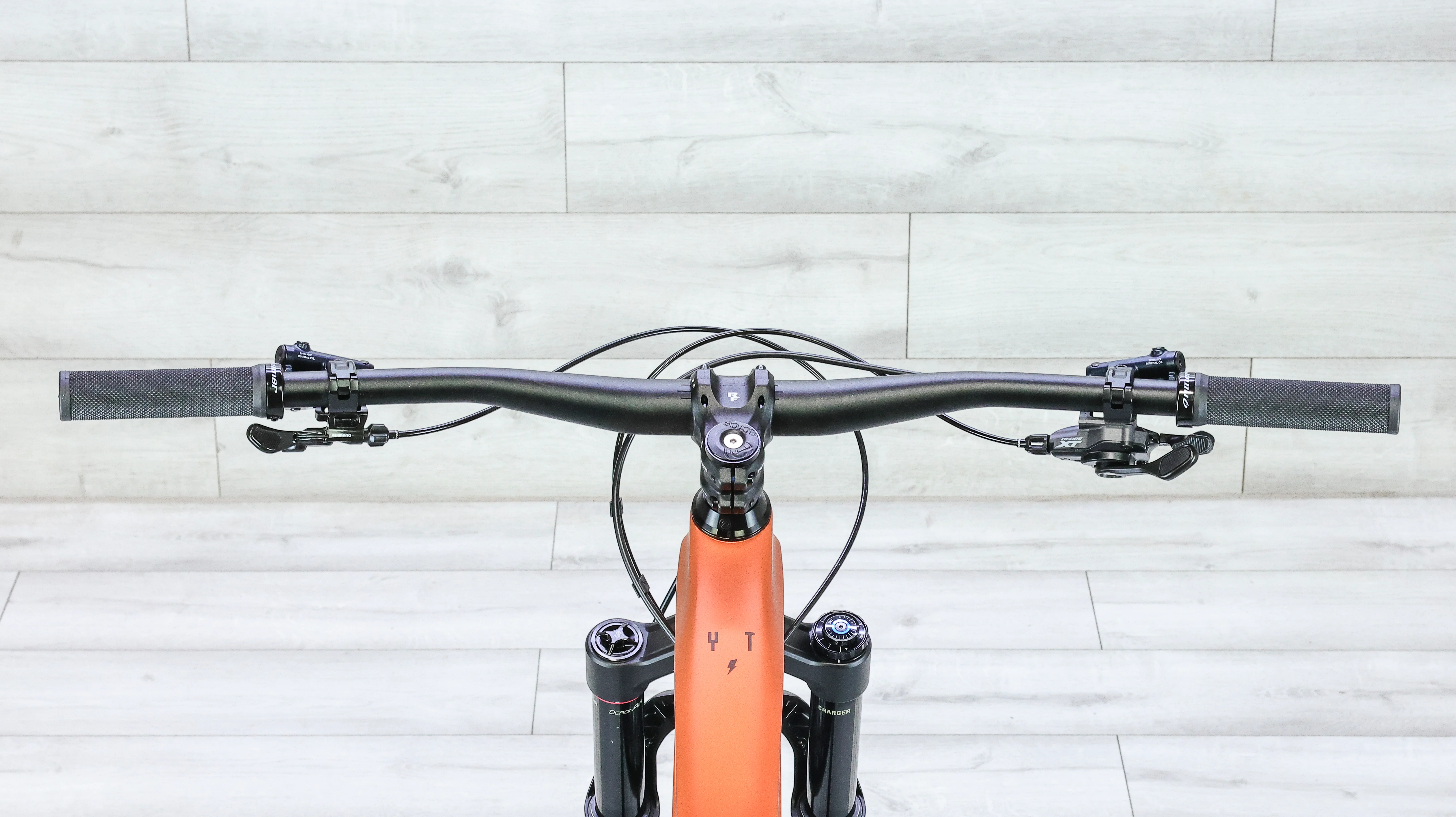 YT Izzo 29 CORE 2 CF Mountain Bike - 2025, Large - Image 13